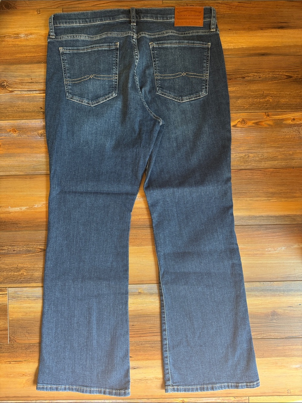 Lucky Brand sweet mid rise boot jeans size 14 / 32R - Picture 4 of 8